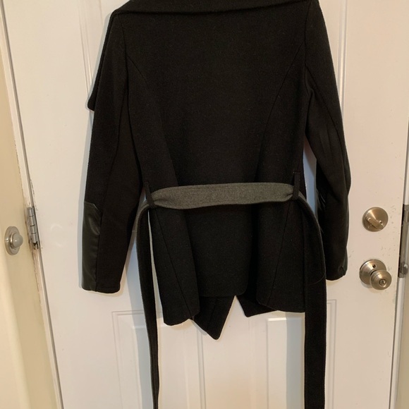 BCBG Generation coat. Size M wool blend, blue, grey collar. FauxLeather accent - Picture 2 of 7